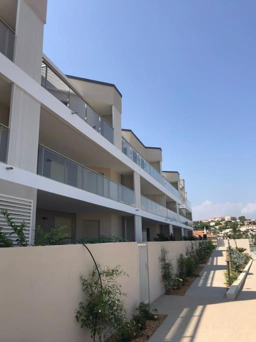 Blue Pearl Vue Mer Niza Exterior foto